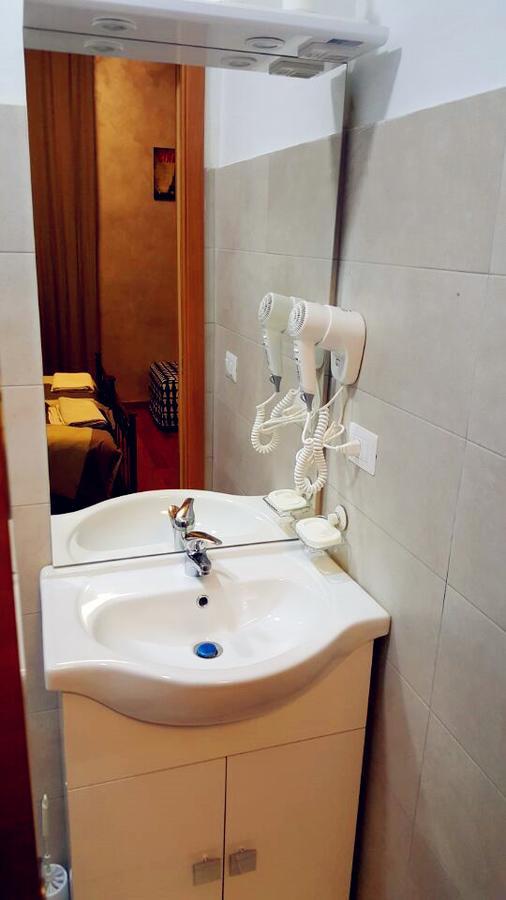 Rome Napoleone Rooms מראה חיצוני תמונה